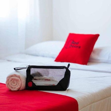 Reddoorz @ Sorong City Center Ngoại thất bức ảnh