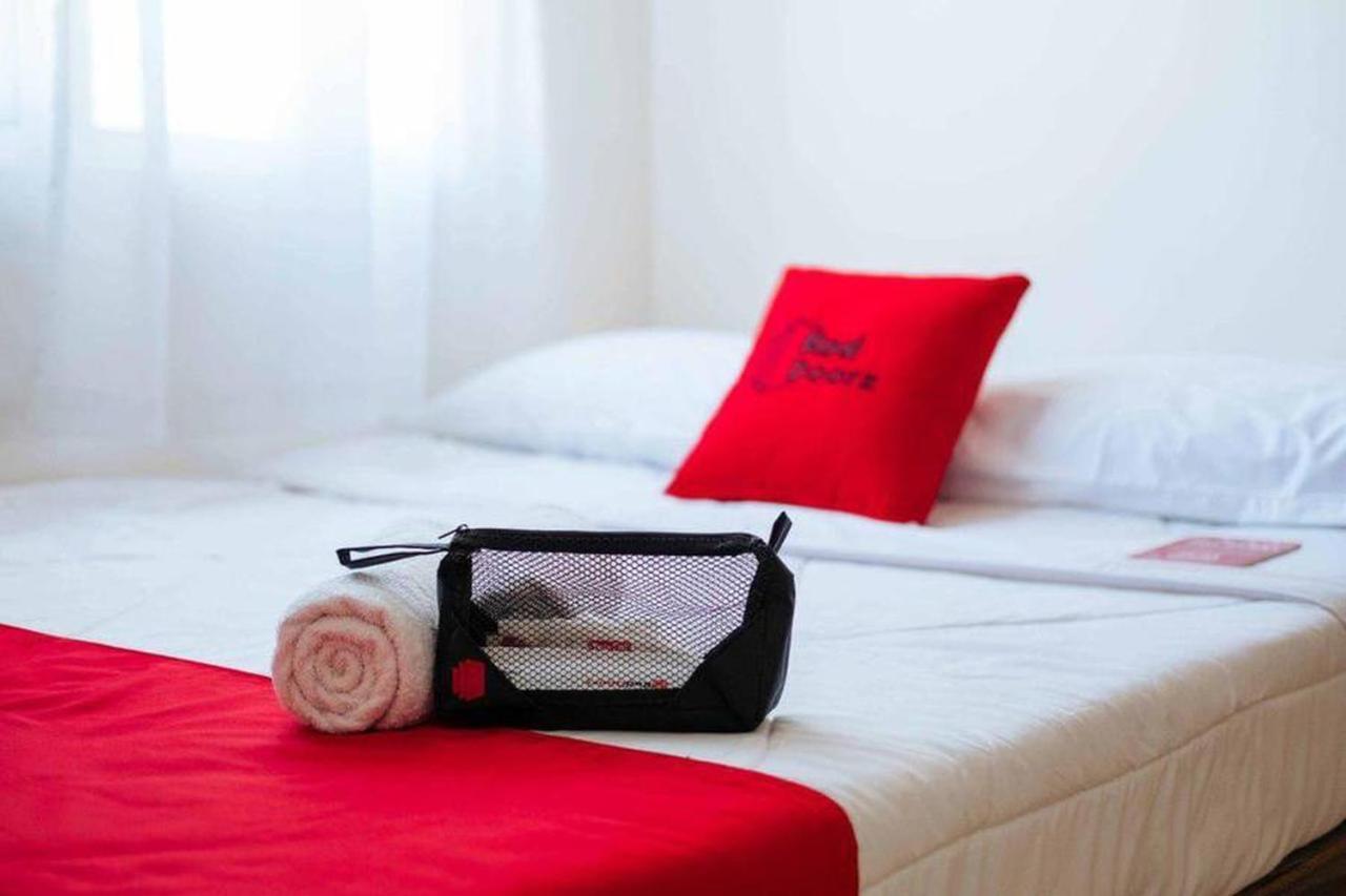 Reddoorz @ Sorong City Center Ngoại thất bức ảnh